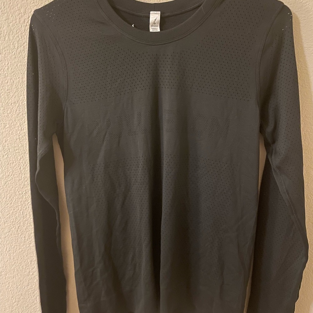 Lululemon black swiftly breathe